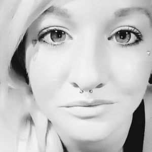 Meet your Posher, Corinne